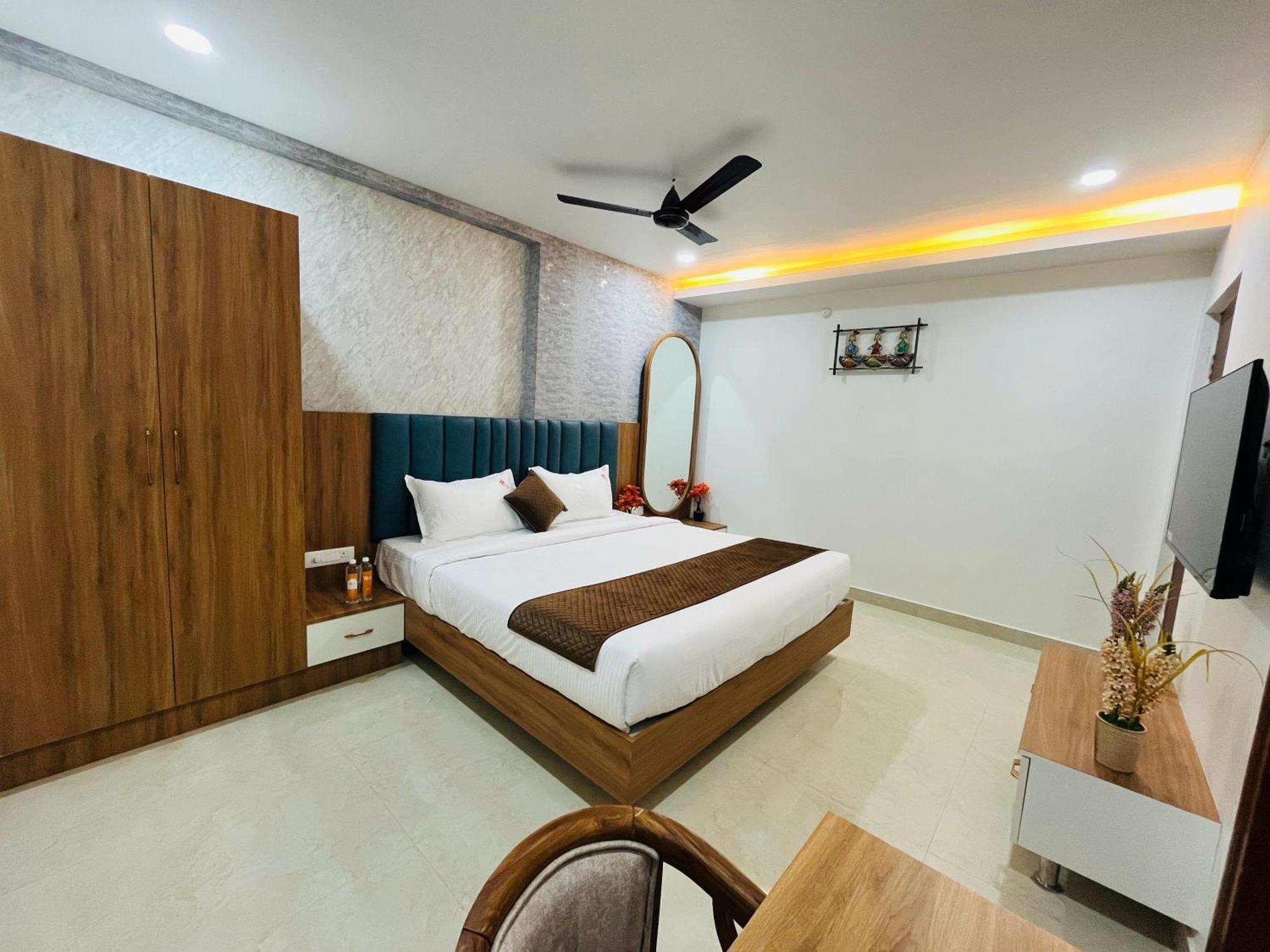 Viola Suites Хайдарабад Экстерьер фото